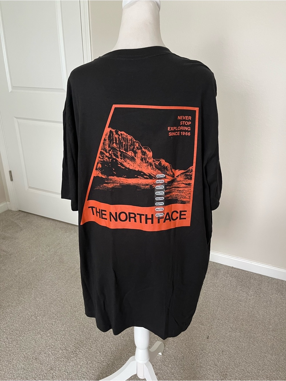 NWT The North Face Black Short-Sleeve Tee with Orange Peak Graphic Size XXL